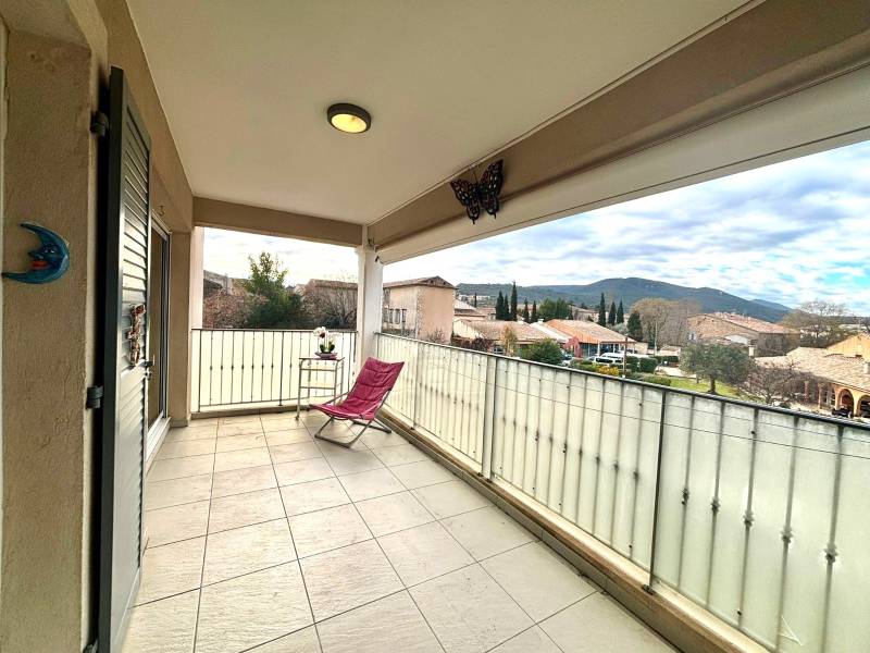 Appartement T3 à Saint-Maximin-la-Sainte-Baume – Élégance, Confort et Vue Dégagée