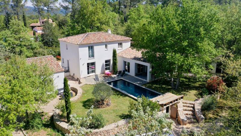 Villa d’Exception à Nans-les-Pins – Luxe, Sérénité et Vue Sainte-Baume