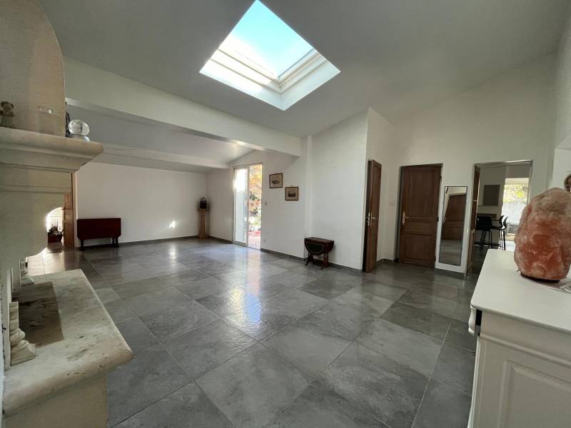 Maison de Charme aux Portes de Saint-Maximin-La-Sainte-Baume – Calme, Espace et Authenticité