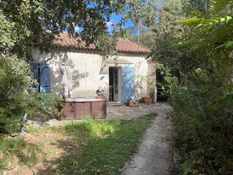 Maison de Charme aux Portes de Saint-Maximin-La-Sainte-Baume – Calme, Espace et Authenticité