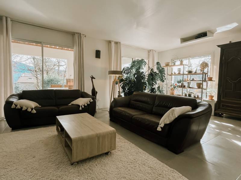 Villa d’Exception à Nans-les-Pins – Luxe, Sérénité et Vue Sainte-Baume