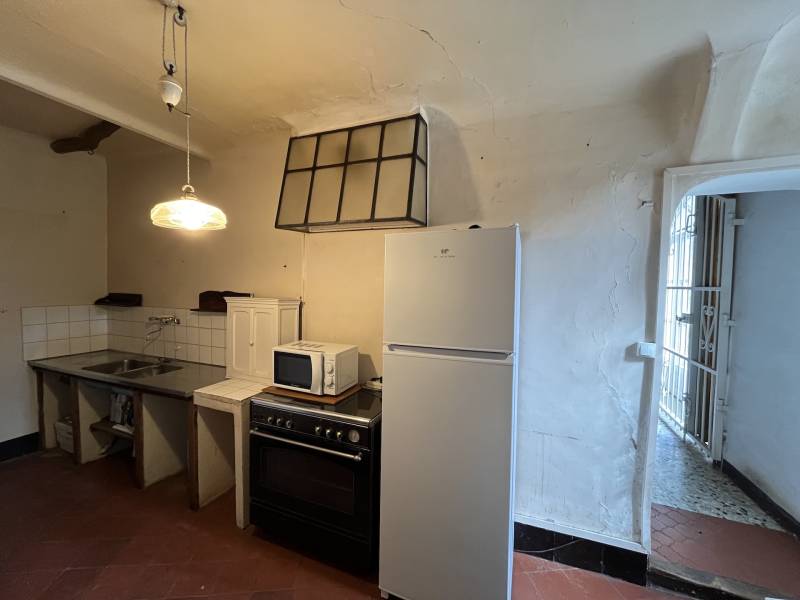 Maison de Caractère à Nans-les-Pins – Une Perle Rare à Restaurer