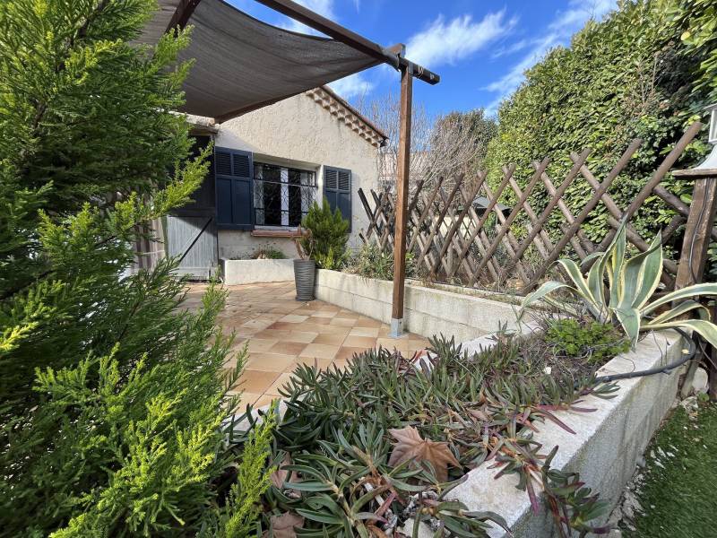 Maison Individuelle à Brignoles – Charme, Sérénité et Potentiel à Saisir