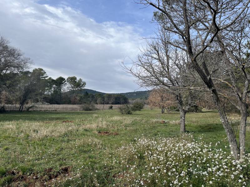 Maison de Caractère à Nans-les-Pins – Une Perle Rare à Restaurer