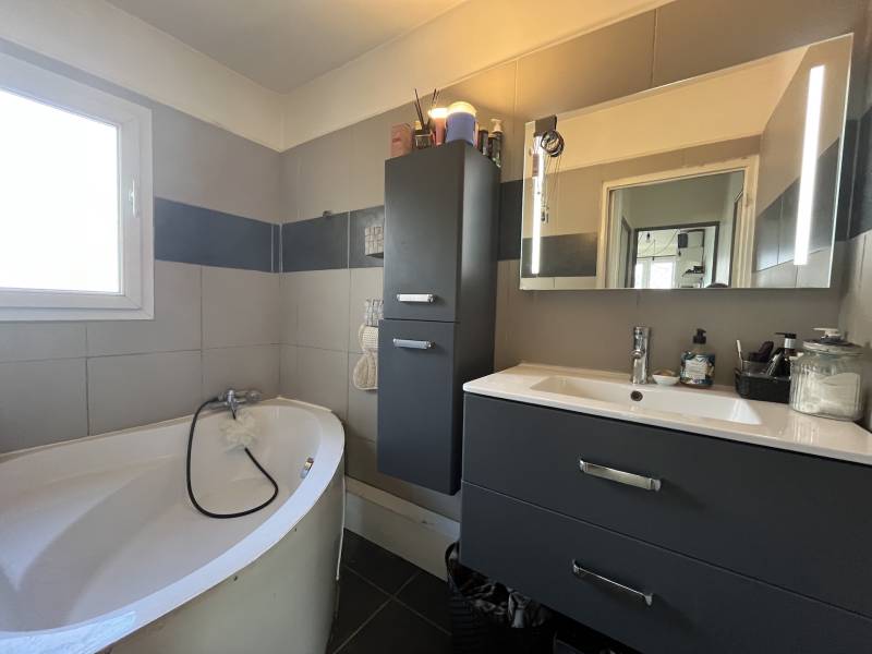 Maison Individuelle à Brignoles – Charme, Sérénité et Potentiel à Saisir