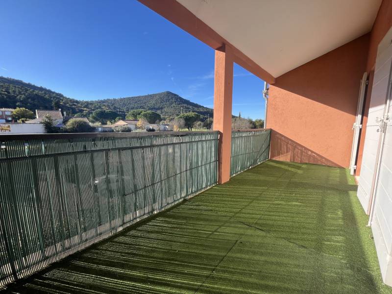 Appartement T3 avec terrasse et vue dégagée – Idéal Investisseur – Rougiers (83170)