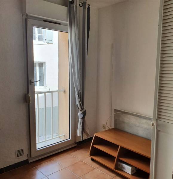 Studio au cœur de Nans-les-Pins – Investissement idéal ou pied-à-terre