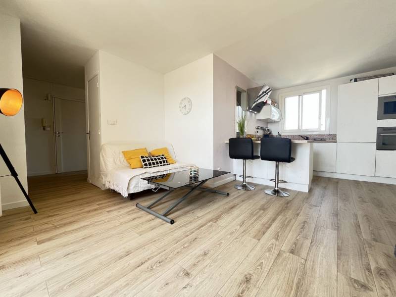 Appartement Traversant – Dernier Étage avec Terrasse d’Exception