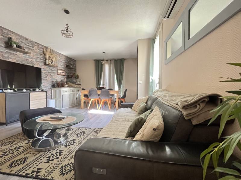 Aubagne – Appartement T3 avec Deux Terrasses & Stationnement Privatif