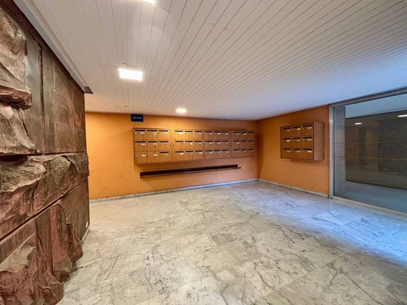 Appartement T2 avec balcon filant – Vue dégagée & cave – Marseille 6ᵉ arrondissement