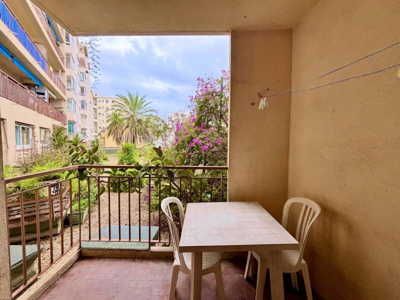 Appartement T4 avec balcon, cave et fort potentiel – Toulon