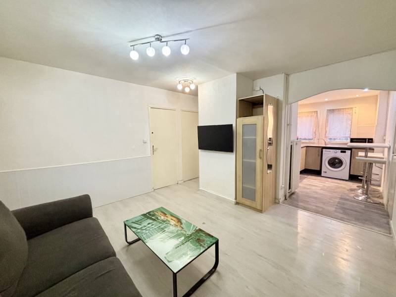 Appartement T4 avec balcon, cave et fort potentiel – Toulon