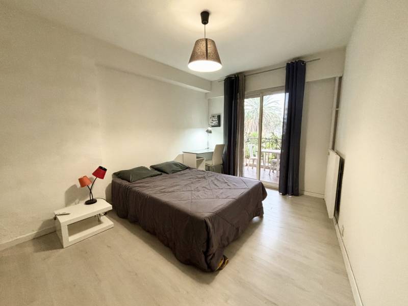 Appartement T4 avec balcon, cave et fort potentiel – Toulon