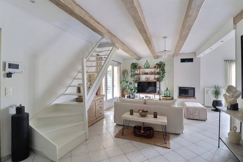 Maison de Charme de Plain-Pied avec Piscine – Nans-les-Pins