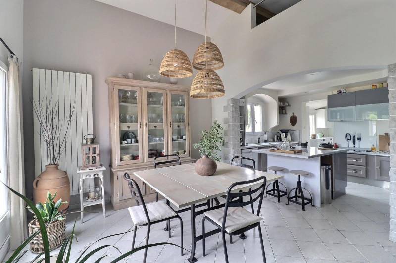 Maison de Charme de Plain-Pied avec Piscine – Nans-les-Pins