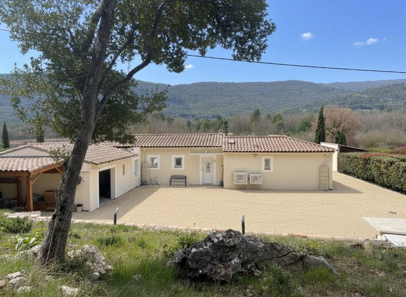 Nans-Les-Pins - Villa de charme avec vue panoramique sur la Sainte-Baume