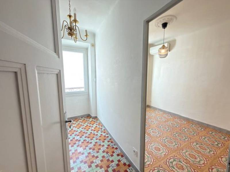 Maison de Village Authentique – T3 Rénové avec Charme – Nans-les-Pins Centre