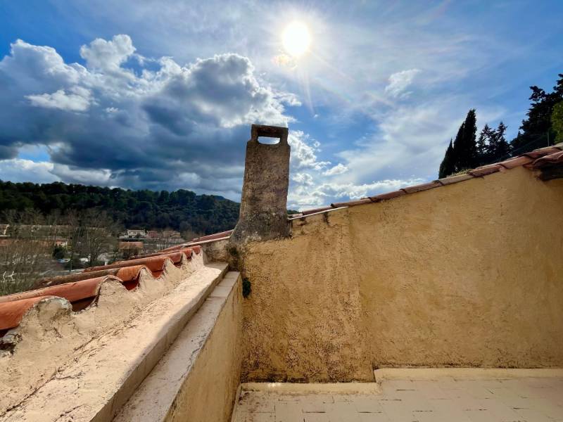 Bastide Authentique à Rénover – Charme et Potentiel au Cœur de la Provence