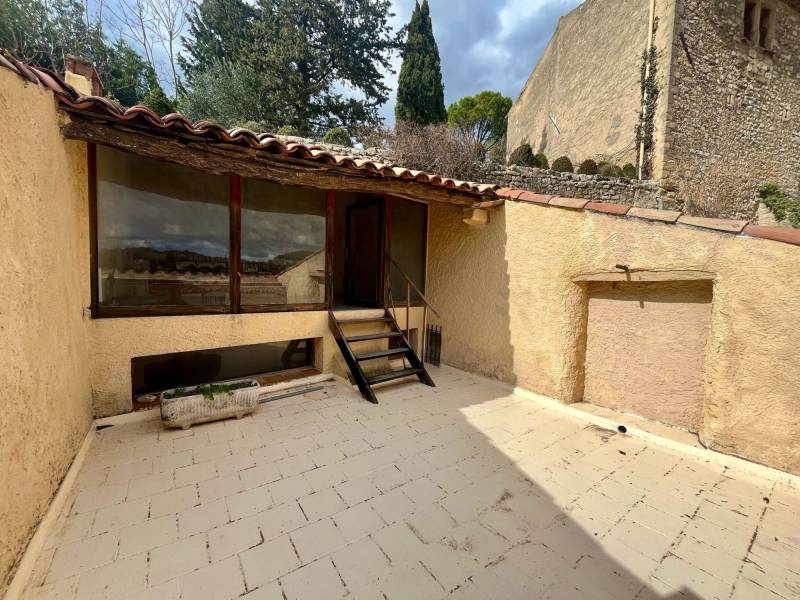 Bastide Authentique à Rénover – Charme et Potentiel au Cœur de la Provence