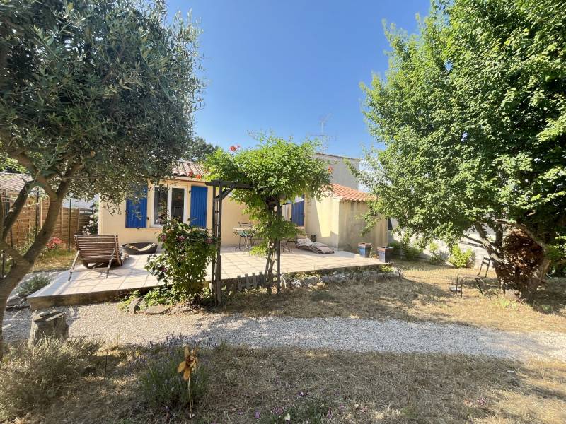 Nans-les-Pins - Maison de Plain-Pied avec Jardin & Piscine – À deux pas du village, au calme absolu